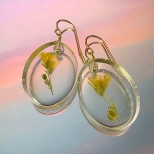 RESIN FLOWER EARRINGS